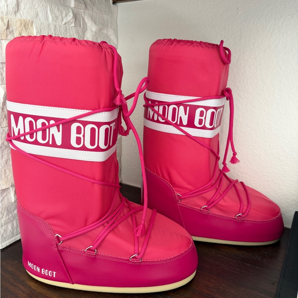 MOON BOOT Pink Icon Nylon Boots - Size (45-47) Womens 10-11.5! NEW IN BOX